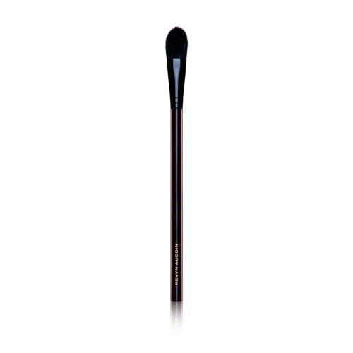 Kevyn Aucoin Brushes The Base Shadow Brush